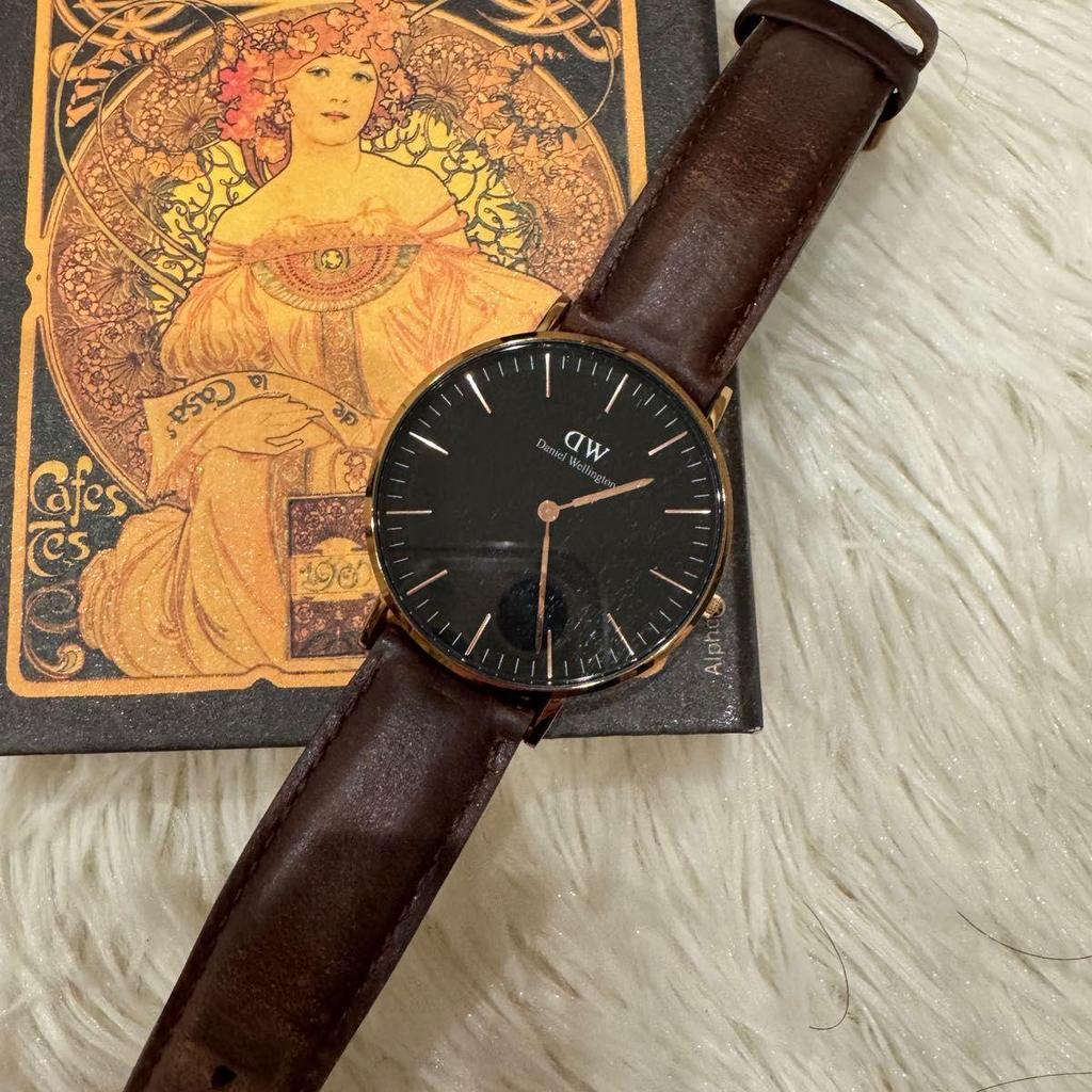 Used Watch Leather Black Brown Daniel Wellington Black Dial