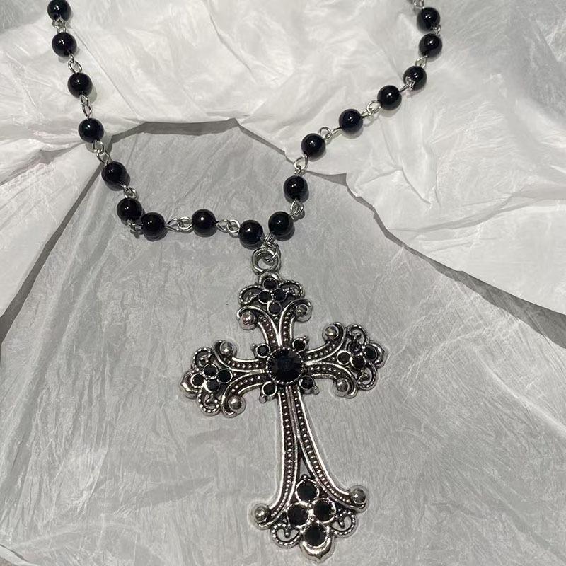 Gothic Bat Cross Pendant Necklace Women's Retro Y2K Heart-shaped Black Bead Necklace Sweater Chain