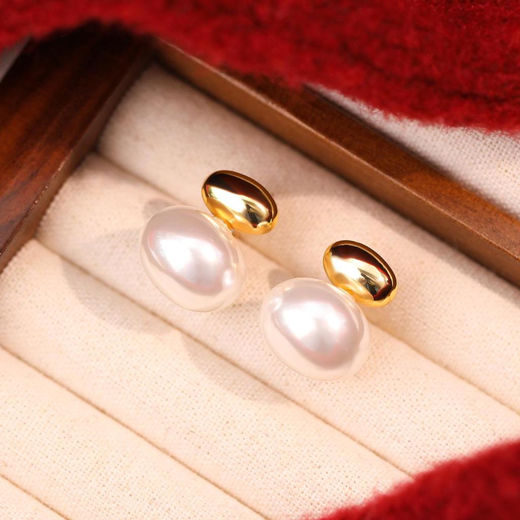 Luxury French Red Pearl Earrings: Elegant, Versatile, and Fashionable Stud Jewelry for Women