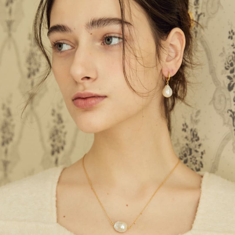 of Lavishe Dan Baroque Pearl Necklace