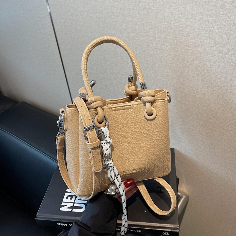 Premium sense niche bag women's 2025 new spring and summer versatile messenger bag popular handbag bucket bag