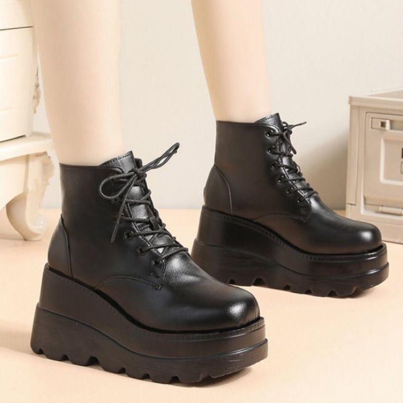 Sapatos que aumentam a altura botas curtas versáteis de estilo britânico femininas outono e inverno moda plataforma sola muffin botas Martin ins