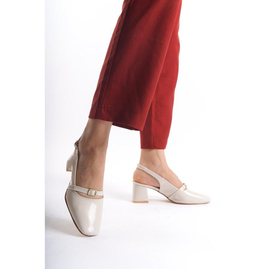 

Женские стильные туфли на каблуке с открытой спиной