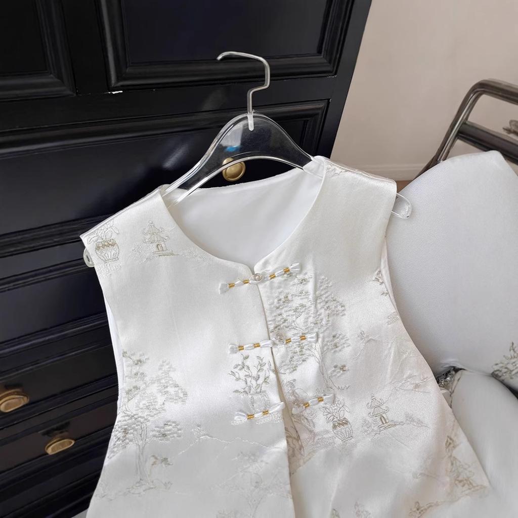 High-class elegant temperament satin vest, early spring women's round neck jacquard disc buckle vest