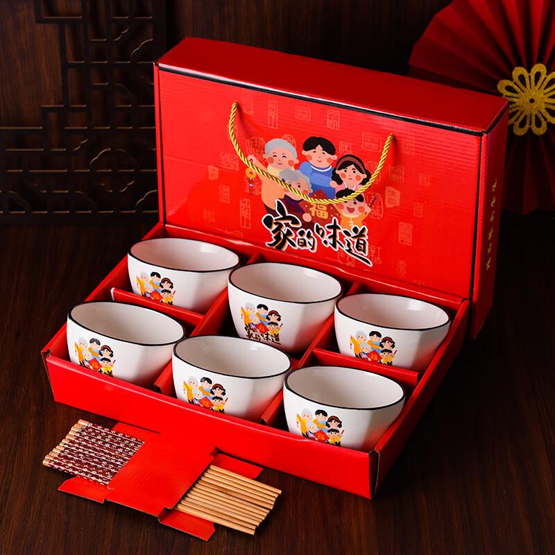 Китайский фарфоровый столовый сервиз в сине-белой гамме