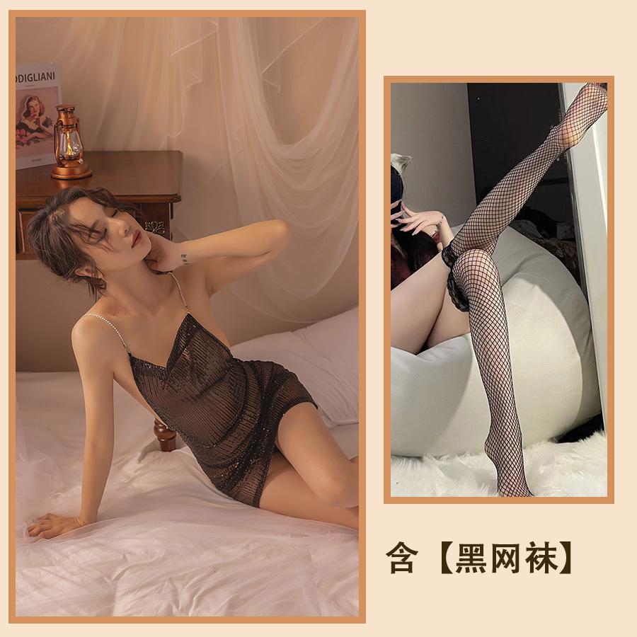 Sexy Underwear, Sexy Glitter, Slim-fit Hip-wrapped Dress, Neck Temptation, Low-cut Chain, Cross Halter.