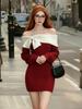 Ein schulterfreies Color-Block Bodycon Strickkleid mit Schleife, formender Taille und Vintage-Feeling