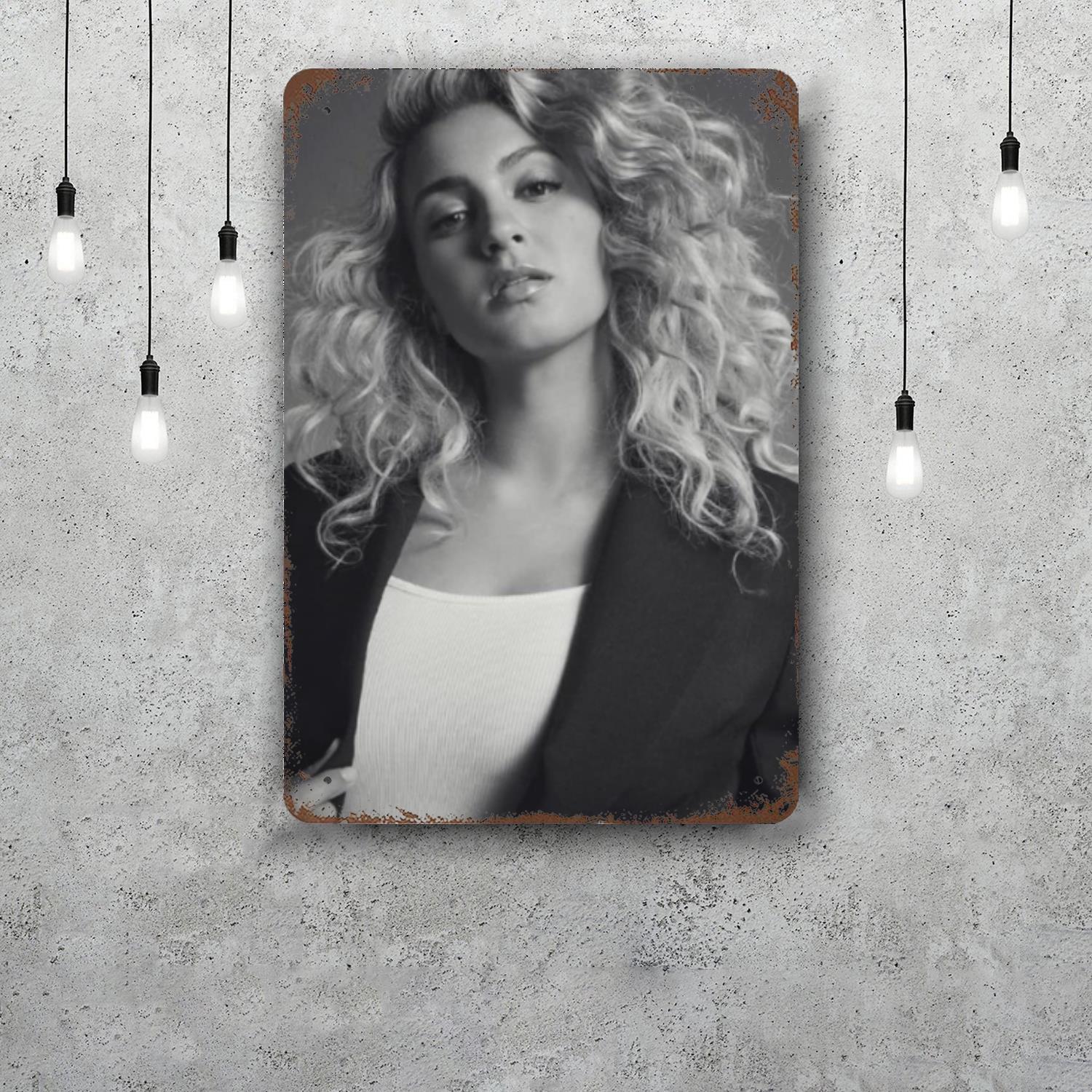 

Cover Tori Kelly Classic Poster Rusty Metal Plaque Retro Decorative Plate Bar Man Cave Garage Club Metal Sign Wall Decoration 20x30cm（7.8x11.8inch）