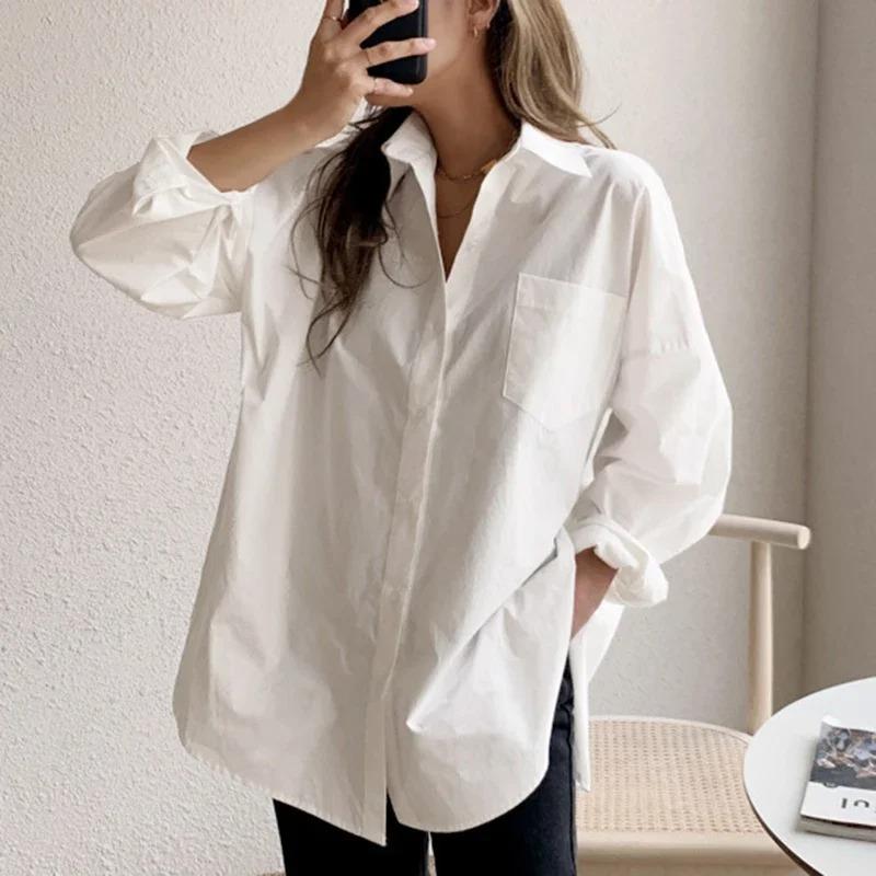 Weißes Langarmshirt für Damen, lockeres Oberteil mit der koreanischen Version des Designgefühls einer Minderheit