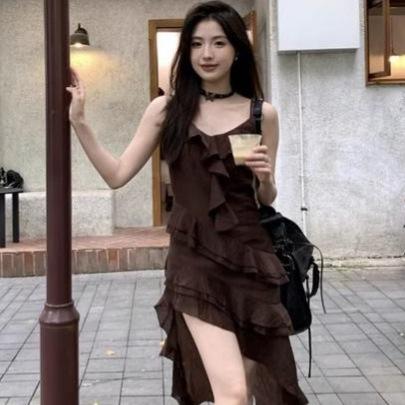 Summer vacation wind irregular brown dress Spice girl suspender skirt a word long dress French niche skirt