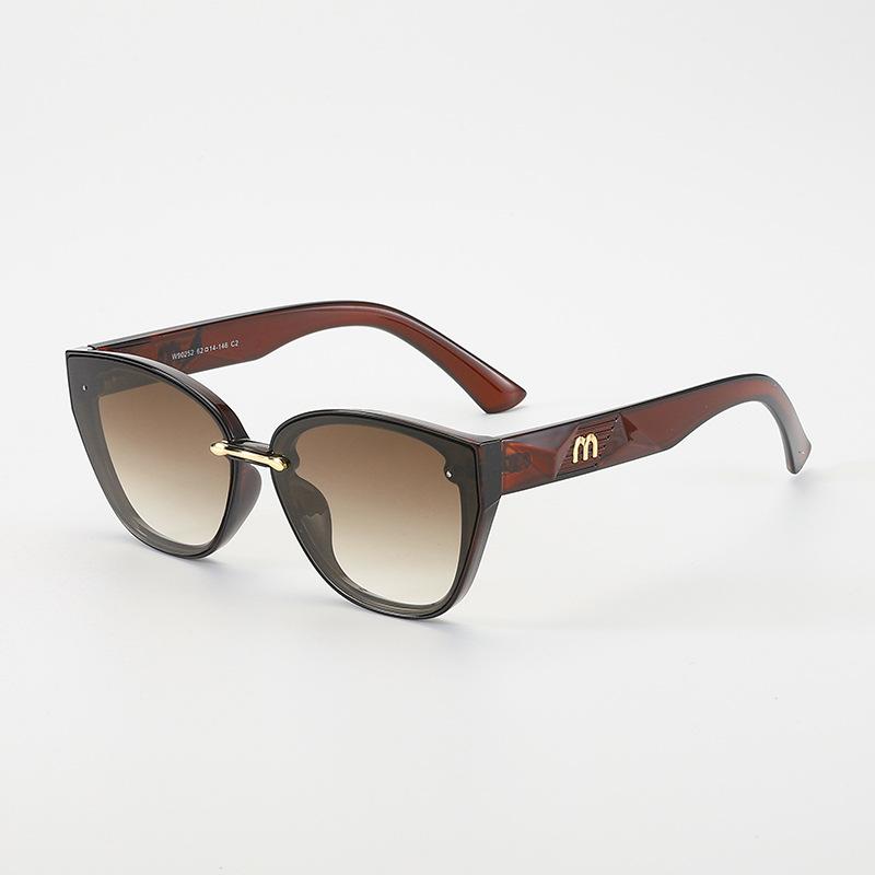 Elegant Cat Eye Sunglasses For Women UV400 Protection Fashion Designer Female Sun Glasses Classic Style