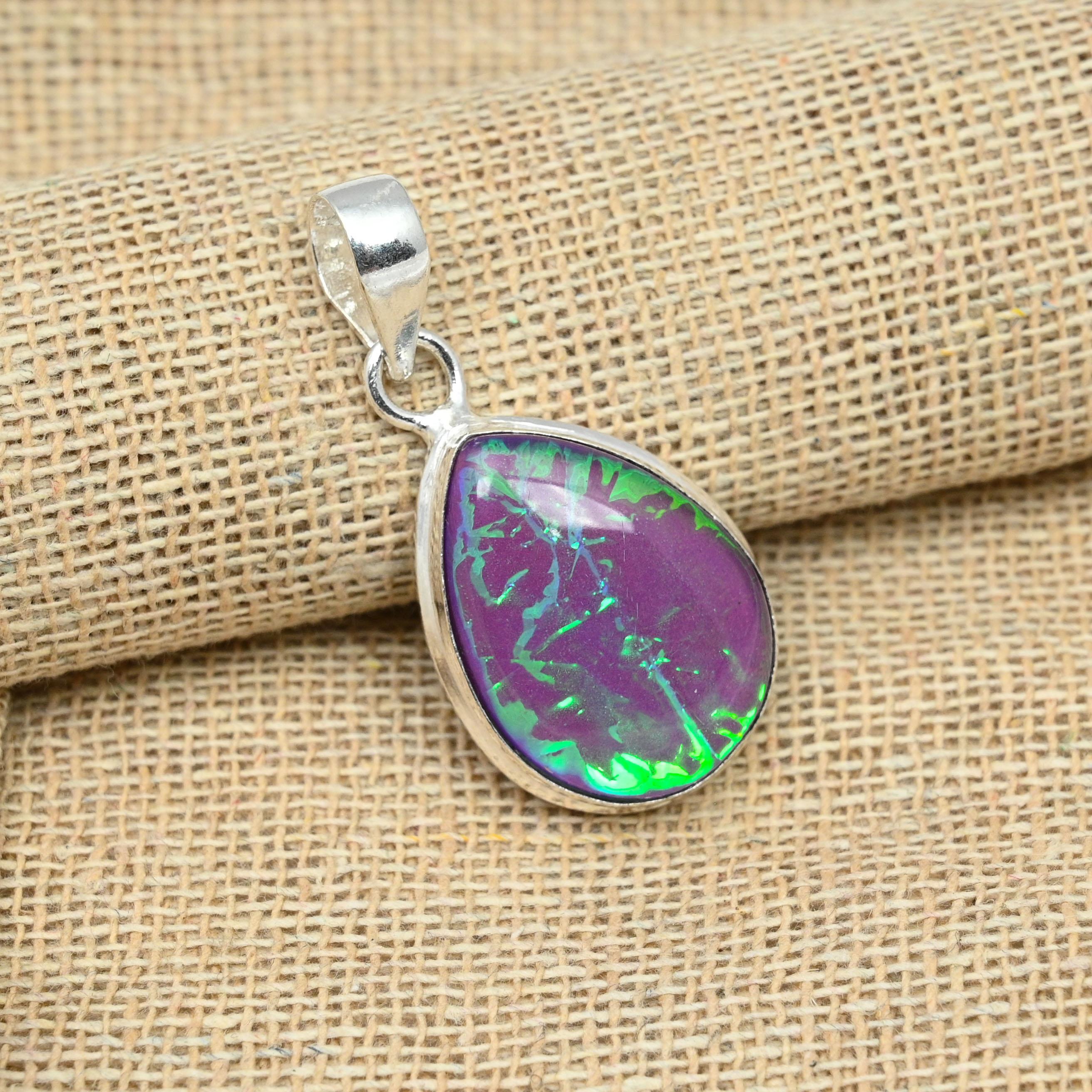 

Фиолетовый австралийский тройной опаловый драгоценный камень 925 Твердое серебряное украшение ручной работы 1.57 Inches фиолетовый