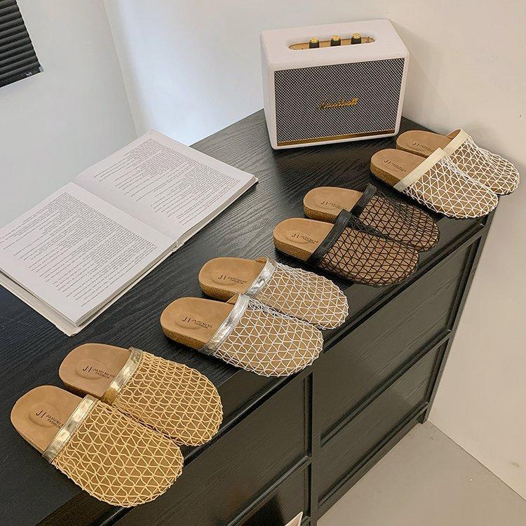 Niszowe tkane puste siateczkowe chłodne kapcie damskie buty do noszenia 2025 nowe letnie na płaskiej podeszwie oddychające sandały z zakrytą piętą