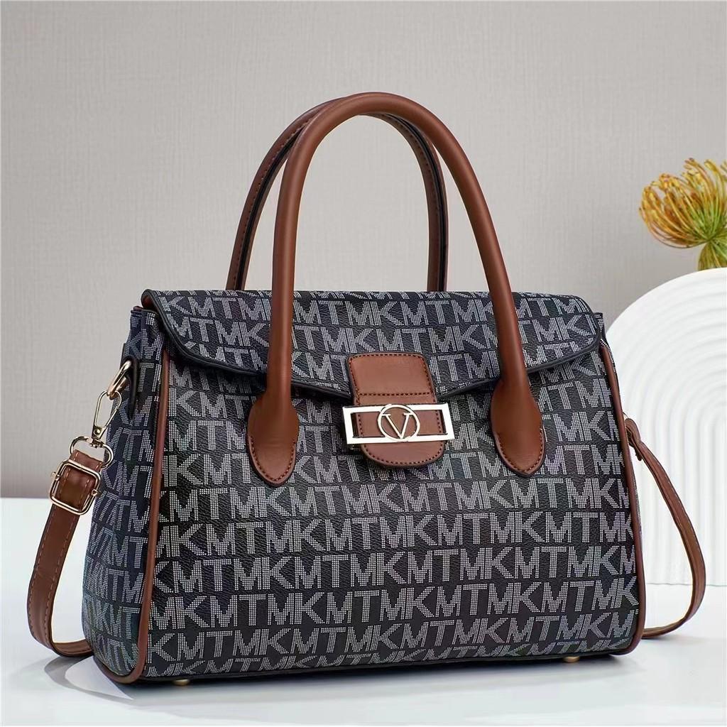 Stylish Boston Bag For Women With Large Capacity And Vintage Design In Black Color