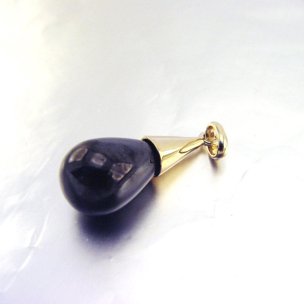 Les Trésors De Lily [E7584] - Pendentif Plaqué Or 'Eva' Noir Doré - 27x10 mm