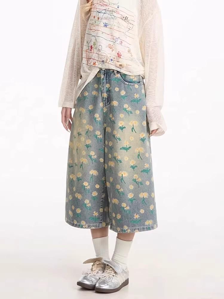 Women's 2025 Summer Hong Kong Style Retro Denim Chrysanthemum Cropped Jeans - Trendy & Loose Fit