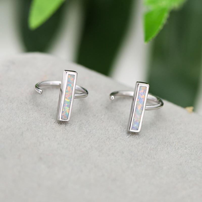 

Platinum Opal cute one-word stud earrings simple personalized earrings earrings білий