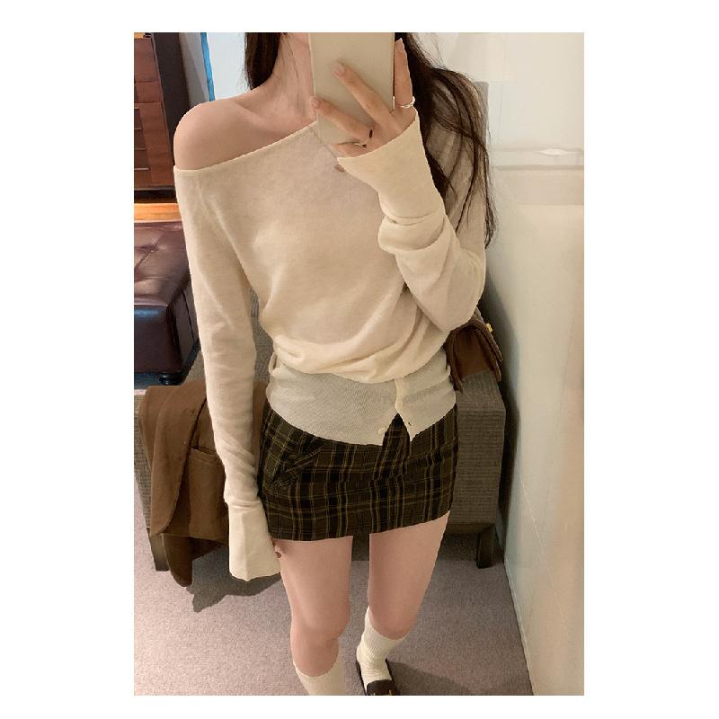 2026 Early Spring Women's Off-Shoulder Knit Sweater, Slim Fit Outerwear, Base Shirt, High-End Sweater
