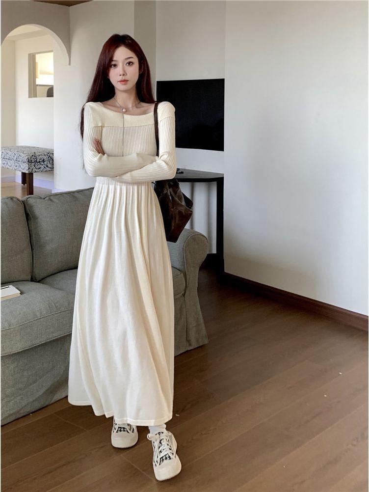 Damen Französisches Ein-Schulter Langarm Strickpulloverkleid, Schlankmachender Herbst/Winter Stil