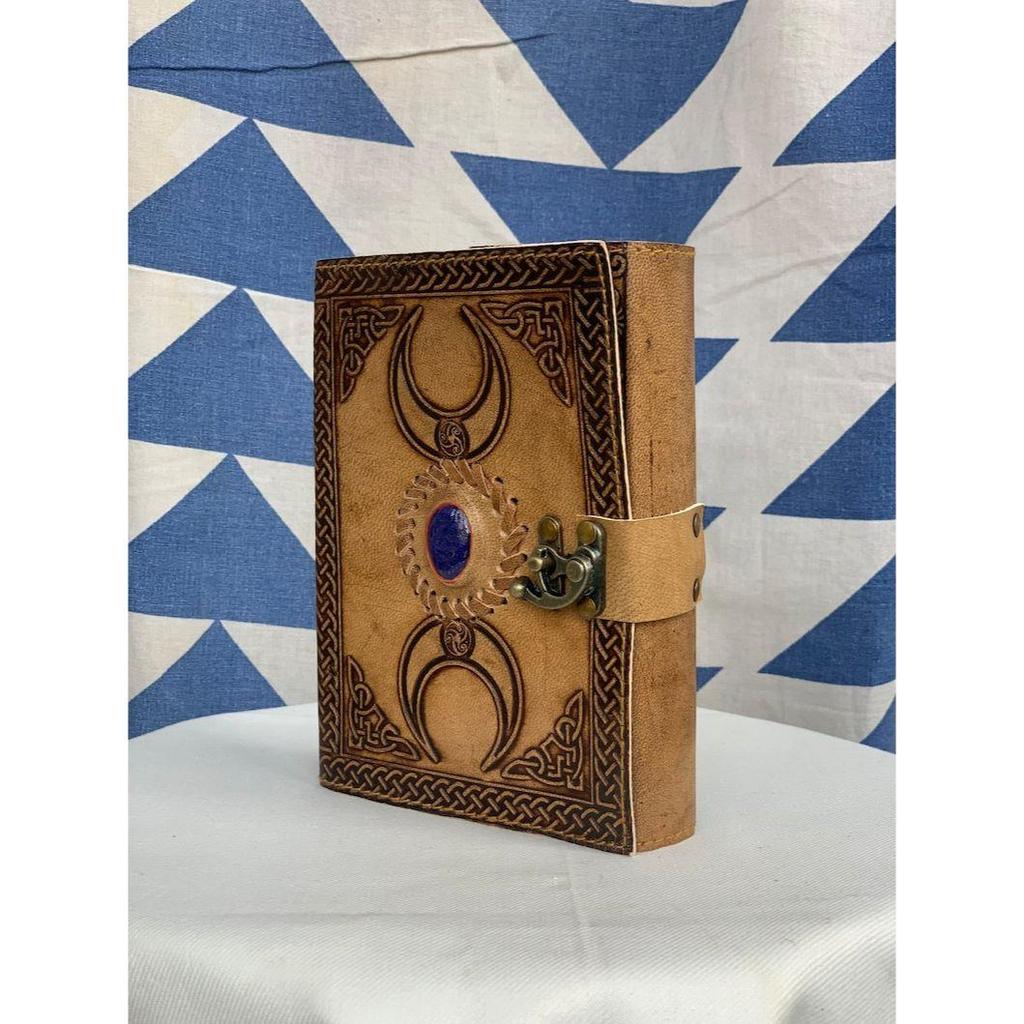 Starožitný kožený žurnál Triple Moon s designem polodrahokamu, Papír Antique Deckle Edge – Kniha stínů, Grimoire Journal,