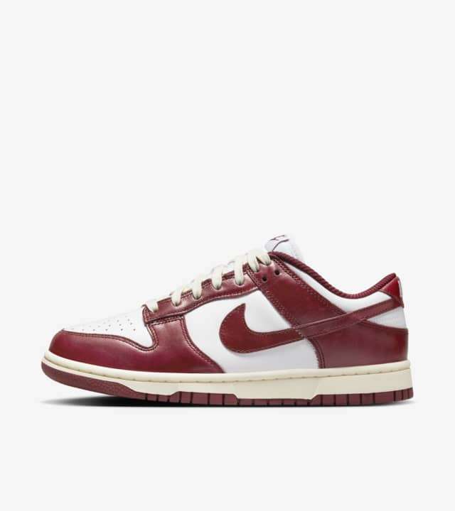 

Женские кроссовки Nike Dunk Low Team красно-белые FJ4555-100