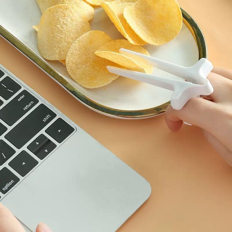 5Pcs Finger Chopsticks For Gamer Gaming Snack Clips Chopstick Snack Food Finger Tongs Lazy Artifact Assistant Finger Tool