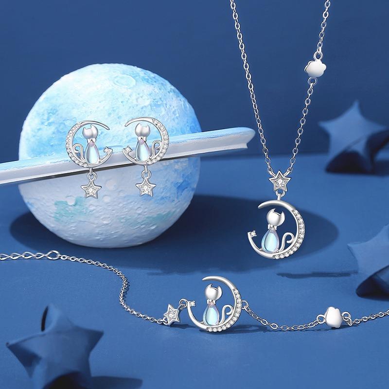 Women Light Luxury Star Moon Cat Moonstone Pendant Clavicle Necklace
