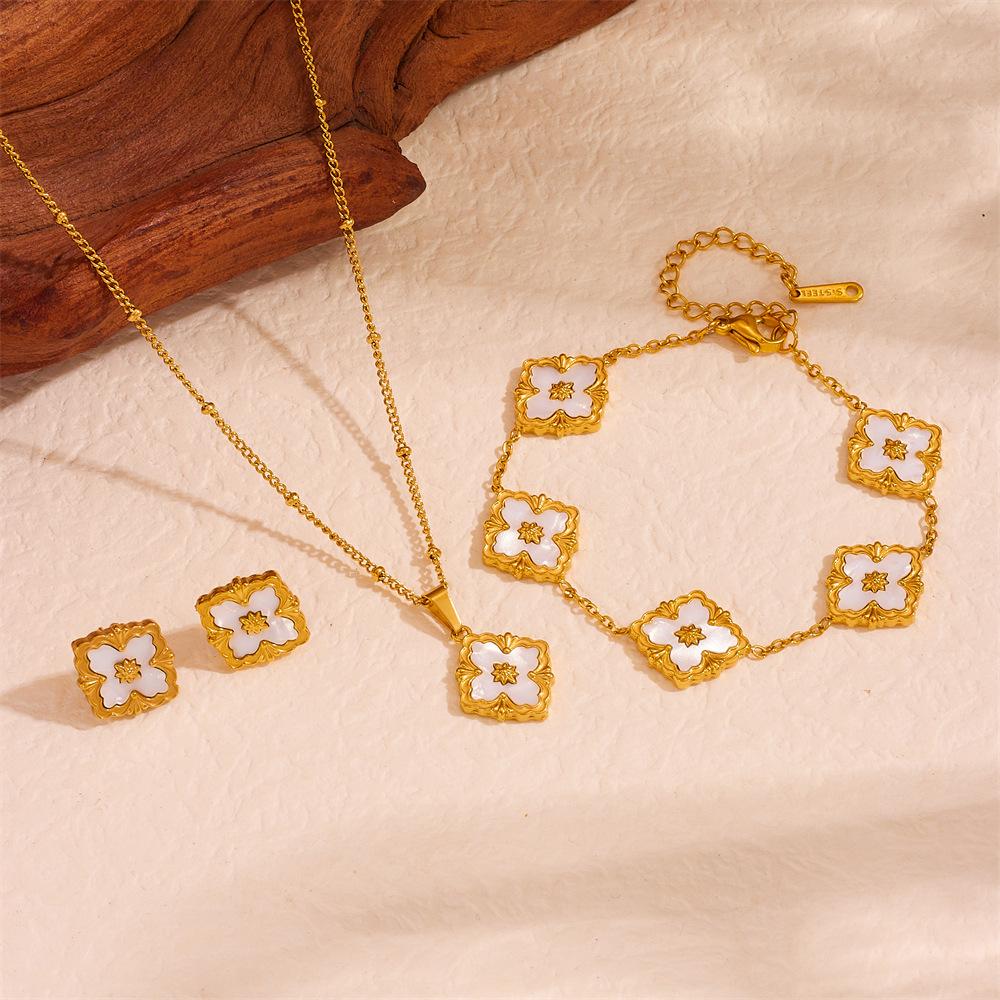 3PCS Titanium Steel 18K Color Preserved Necklace Clover Bracelet Necklace Earnail Set