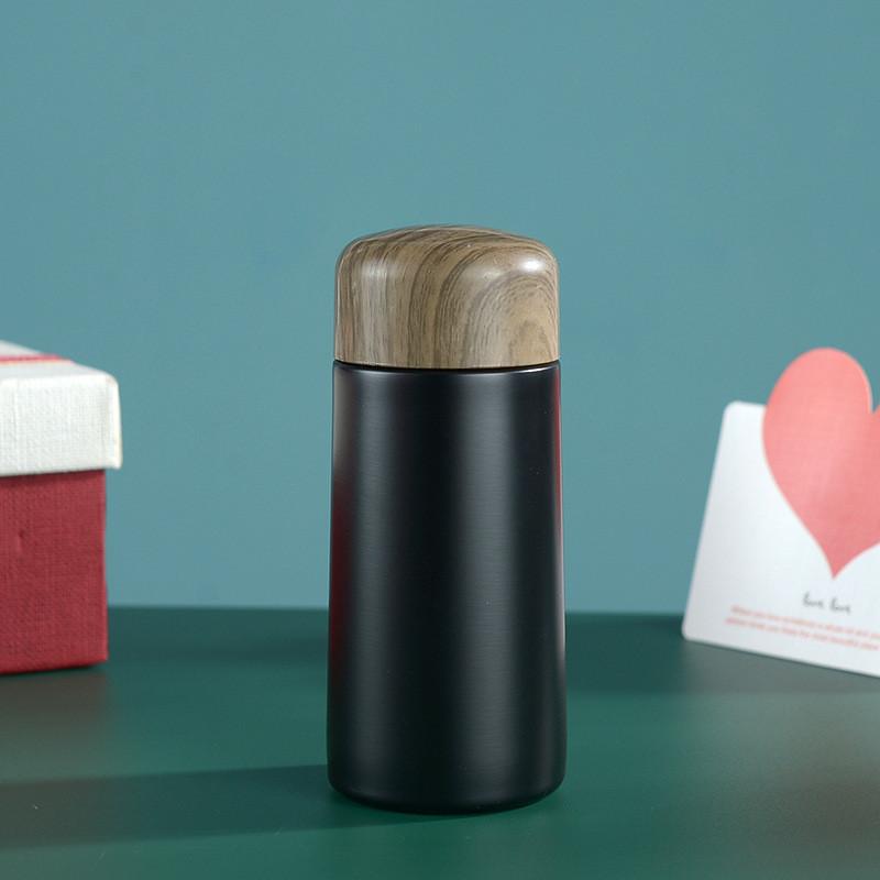Japanese Retro Insulated Bottle With Wooden Lid For Office And Travel Use