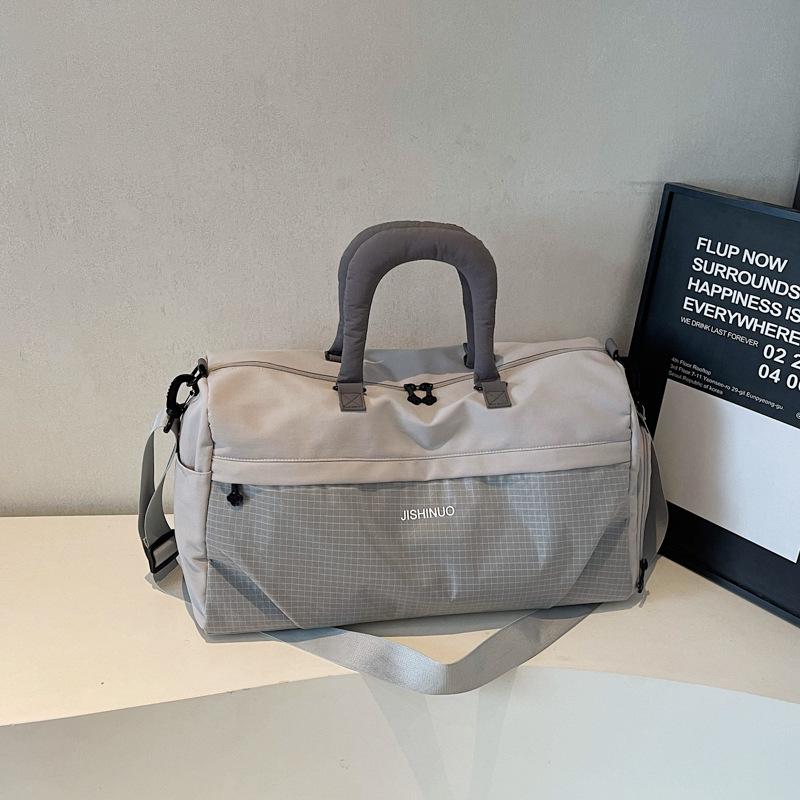 

Travel Bag Large Capacity Lightweight Sports Duffle with Trolley Strap & Crossbody Strap сірий колір