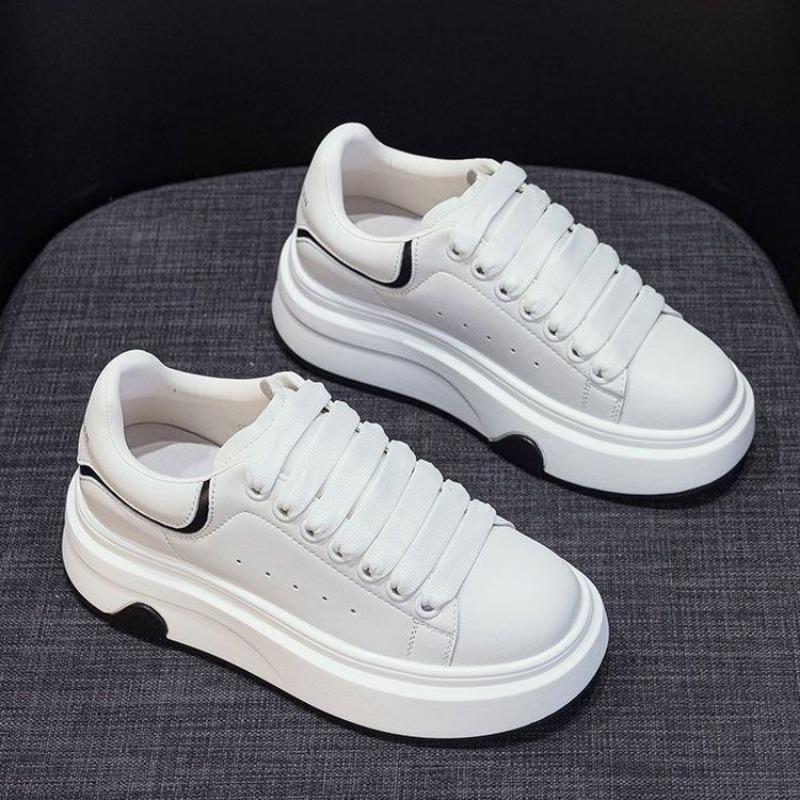 Spring and Autumn Versatile Lightweight Comfortable Fashion Casual Board Shoes Small Man Height Increasing Soft Leather Little White Shoes Women