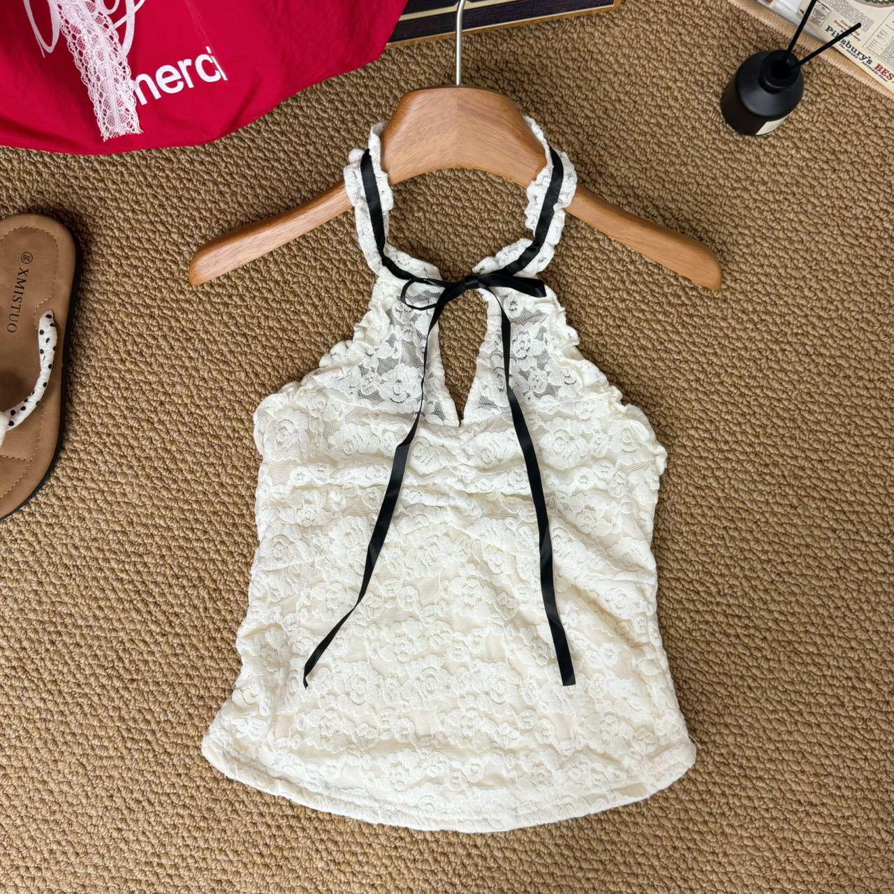 

Brand New Women s Autumn/Winter Camisole Vest: Stylish Sleeveless Halter Design One Size [Suitable for 75-115 lbs]