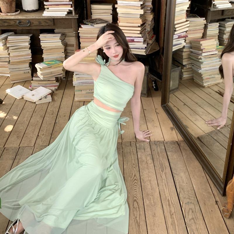 French Niche High-end Cold White Slanted Shoulder Waist Dress Women's Seaside Vacation Super Fairy Dress
