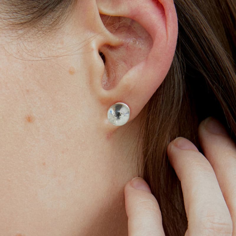 

MIDNIGHT MOMENT bubble post mini earring SILVER