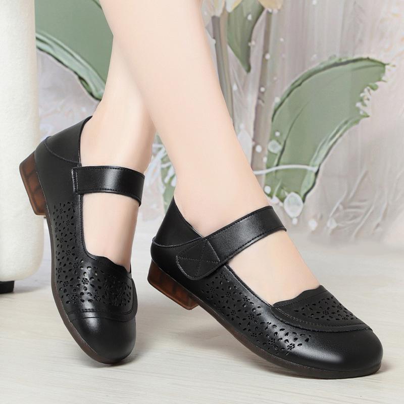 Fashion Spring Summer Soft Leather Mother Flats Soft Bottom Comfortable Breathable Casual Shoes Simple Fashion Temperament Trend 2024