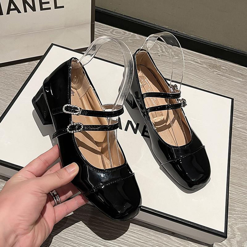 High Heels Women's Silver Lacquer Leather Belt Buckle with Shallow Mouth Middle Heel Shoes Retro Style Mary Jane Women's Shoes