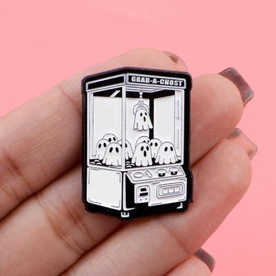 Broche Esmaltado de Máquina de Boneca Fantasma de Desenho Animado Fofo Fantasma Luminoso Broche Pin de Lapela Distintivo Em Mochila Roupa Acessórios de Joalheria Presentes