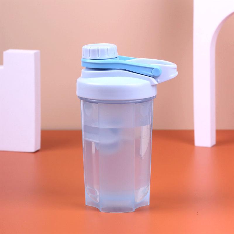 Tazza di plastica da 500 ml Tazza pubblicitaria sigillata Tazza per fitness Tazza per acqua sportiva Tazza per mescolare Tazza per shaker per proteine in polvere con manico