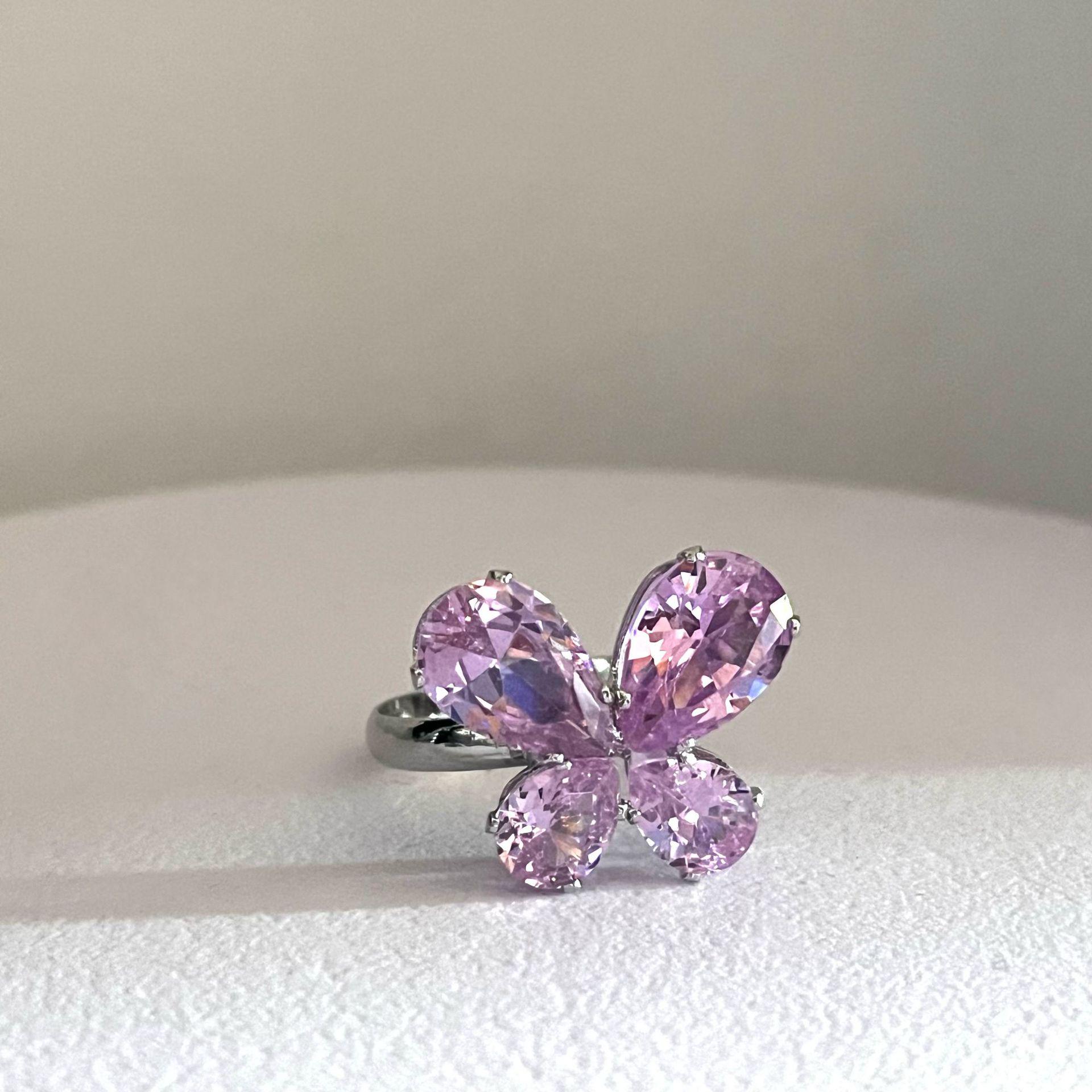 Women s Fashion Butterfly Ring with White Zirconia and Diamonds розовый