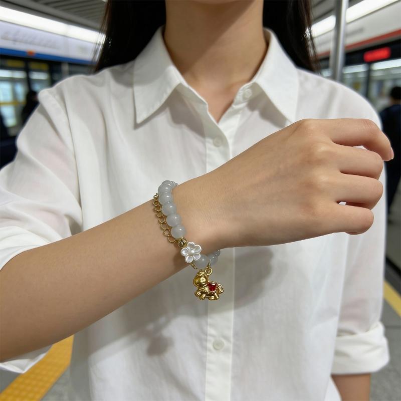 Delicate Handmade Glass Beads Bracelet With Charm Horse Designs For Daily Wear