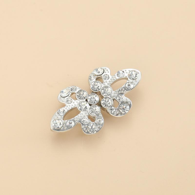 1 Pair Alloy Cardigan Collar Clips Holder Women Decor Crystal Cape Cloak Clasps Fasteners Buckle Brooch Clip