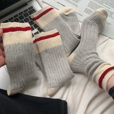 A Versatile Mid-length Pile Sock for Autumn, A Color-blocking Striped Polyester-cotton Casual Mid-length Sock for Women