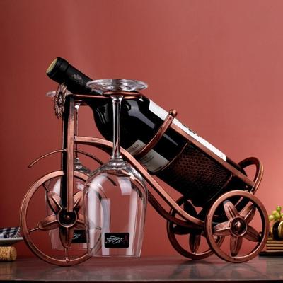 Retro Kutschenrad Fahrrad Weinregal Hängender Weinglashalter Bar Esstisch Dekoration Weinflaschen-Ausstellungsständer Weinbecher-Organizer