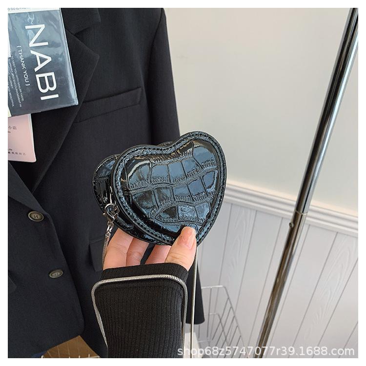 

Niche design exquisite peach heart bag crocodile print chain single shoulder crossbody cross-body women s bag 2025 new personalized love bag чёрный