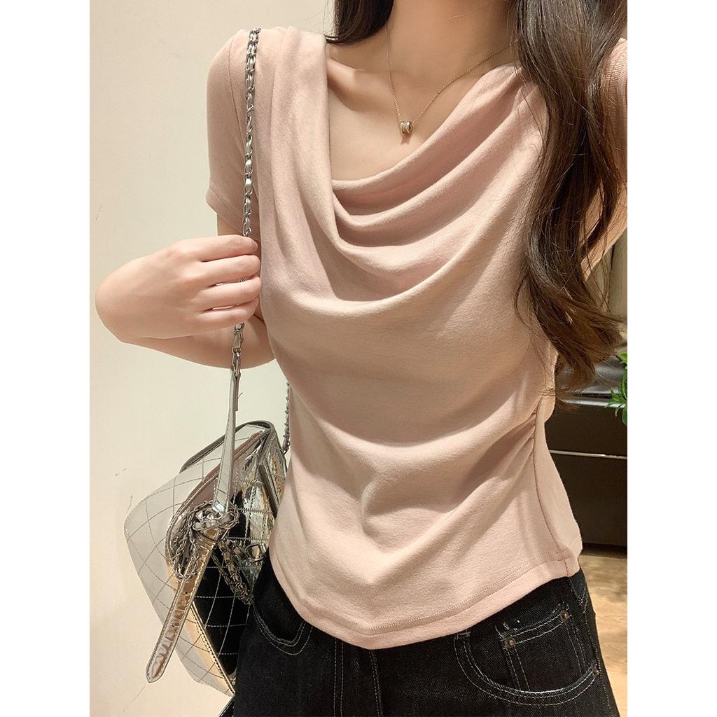 Jemné plisované asymetrické tričko s jedním ramenem a krátkým rukávem pro ženy, letní nový styl, top s výklenkovým designem