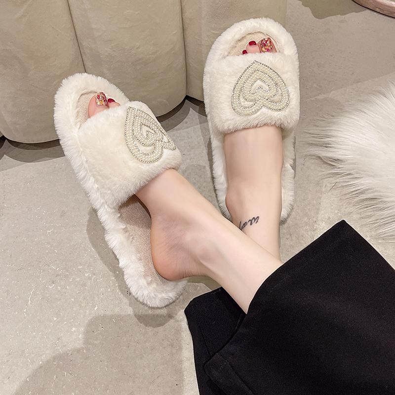 Sweet Slippers Woman Slides Beach Flat Low Heels Fashion Shoes for Women Heart Shaped Platform Slip On Winter Shoes Plus Size