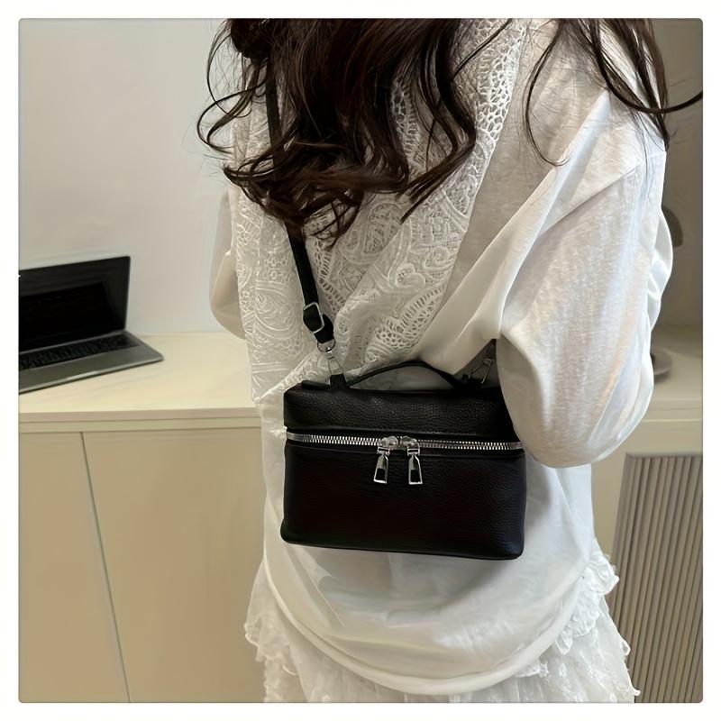 Stylish crossbody bag, lightweight and compact shoulder bag, suitable for daily use, work, travel, cute small square bag. чёрный
