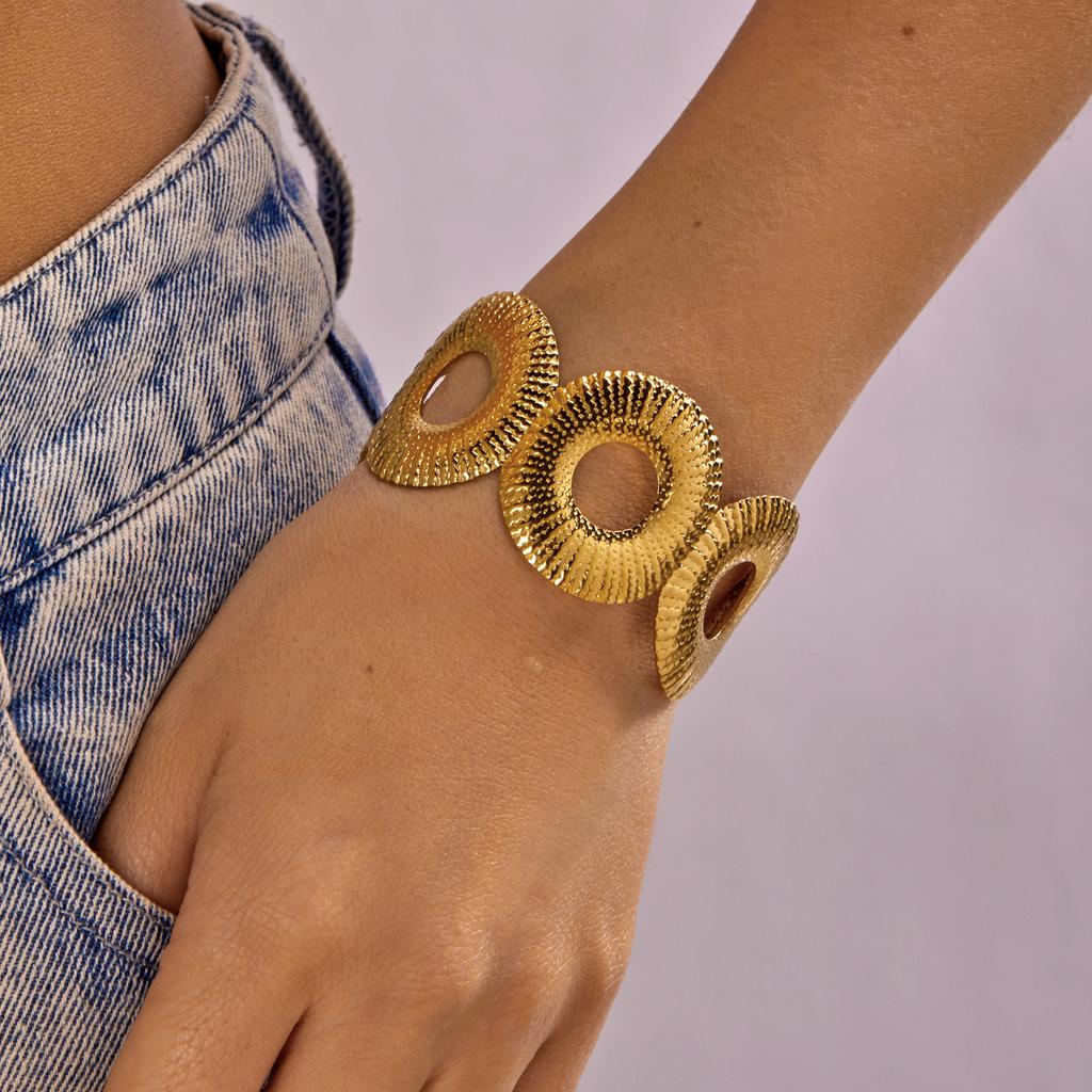 Ocean Style Starfish Stainless Steel Cuff Bracelet for Women Bohemian Geometry Gold Color Bangle Summer Party Jewelry Gift