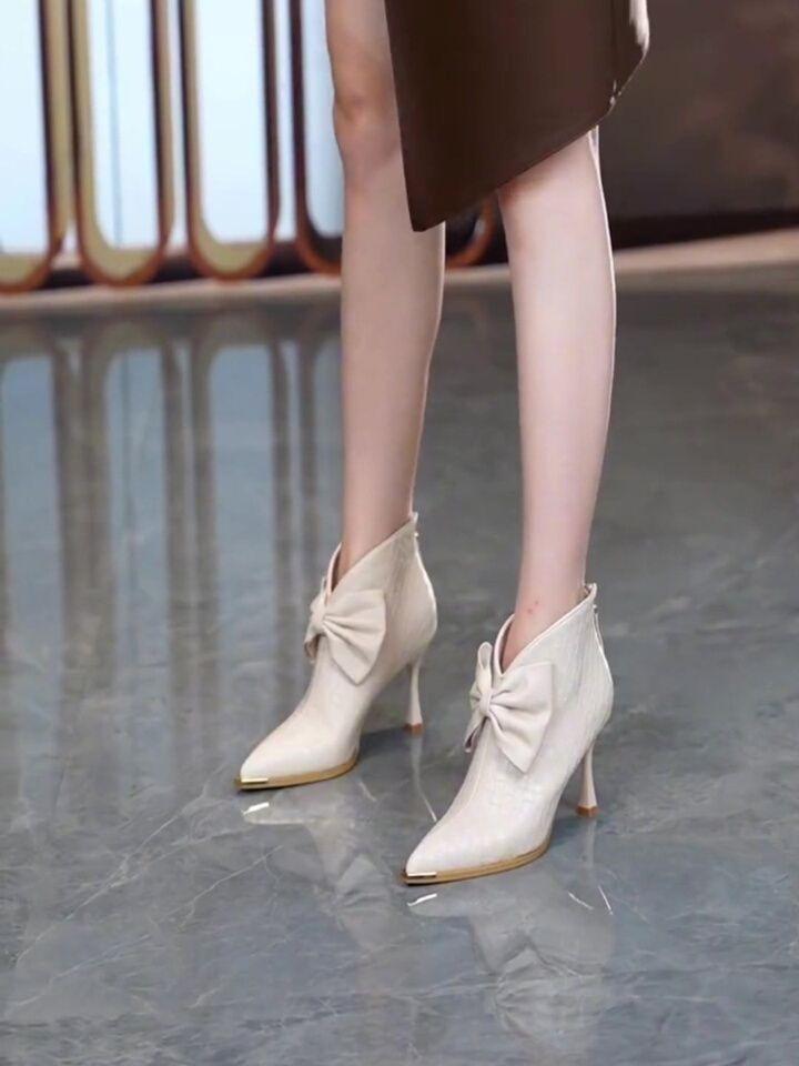 Französische spitze Kurzstiefel Damen 2025 Herbst und Winter neue kleine duftende Stil Schleife hoher Absatz dünne Mode Stiefel und Stiefeletten