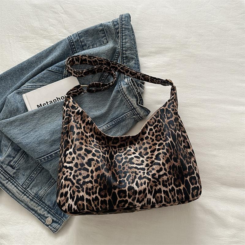 Stilvolle Damen-Tragetasche mit großem Fassungsvermögen für den Herbst im schicken koreanischen Design in Schwarz und Braun